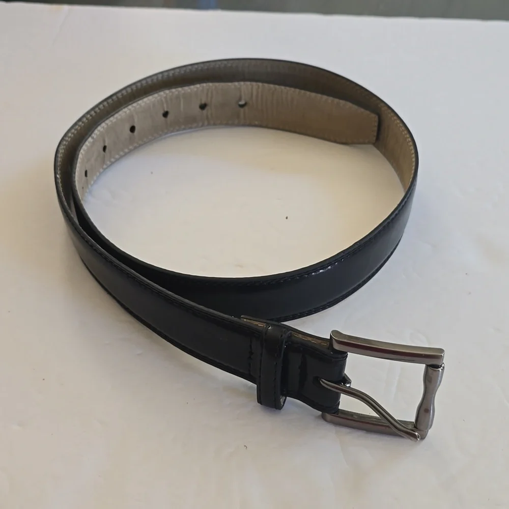 Mens Black leather Belt with Silver Buckle Sz.Medium